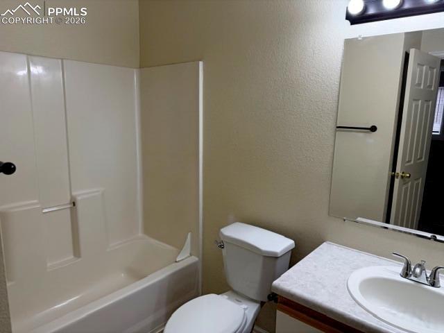 Image 6 of 12: Master Bathroom