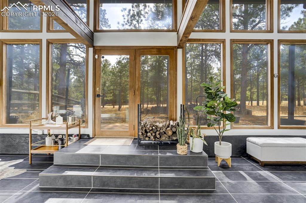 Image 39 of 50: Sun Room