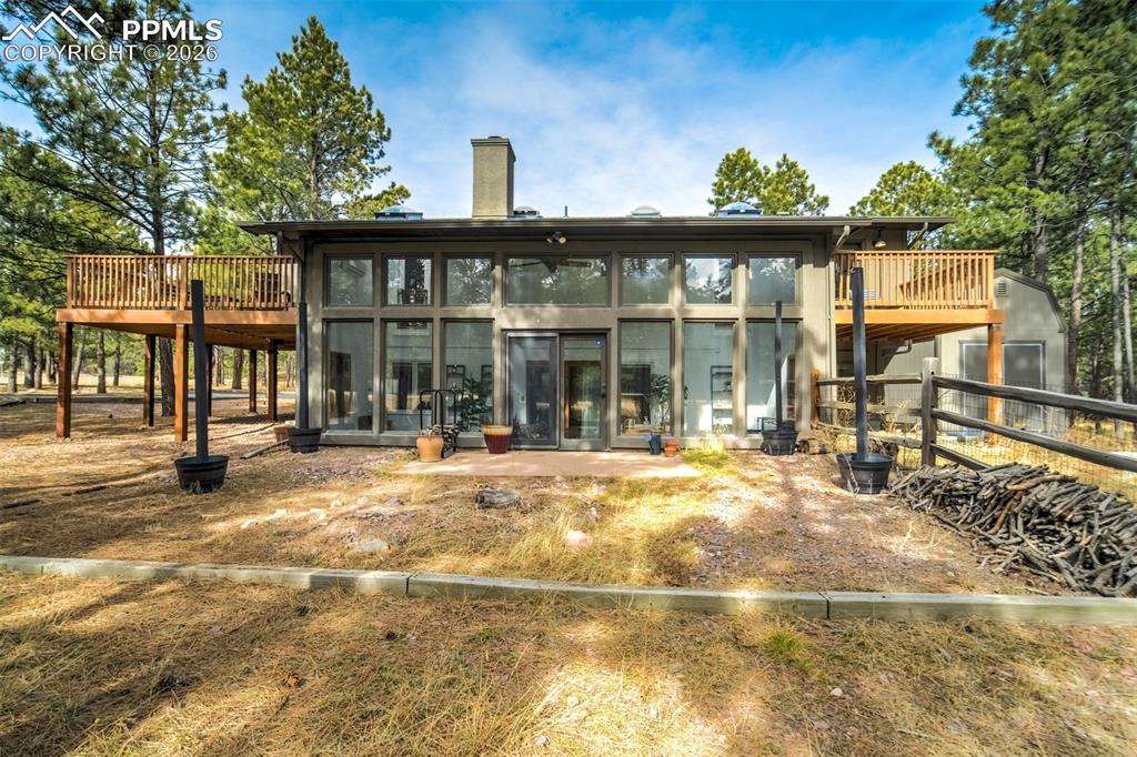 Image 47 of 50: Back of Structure