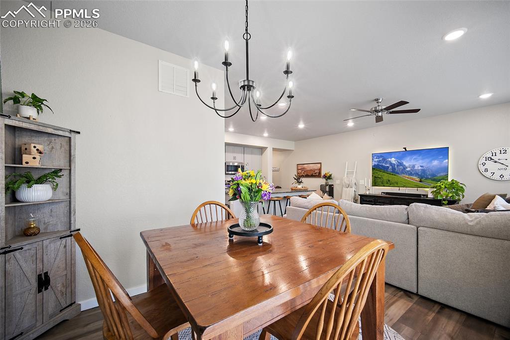 Image 10 of 42: Dining Area