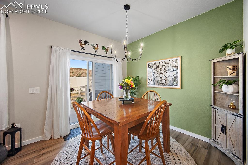 Image 11 of 42: Dining Area