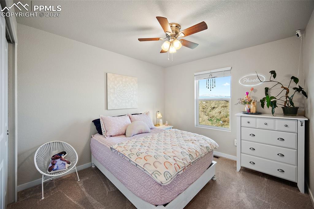 Image 23 of 42: Bedroom