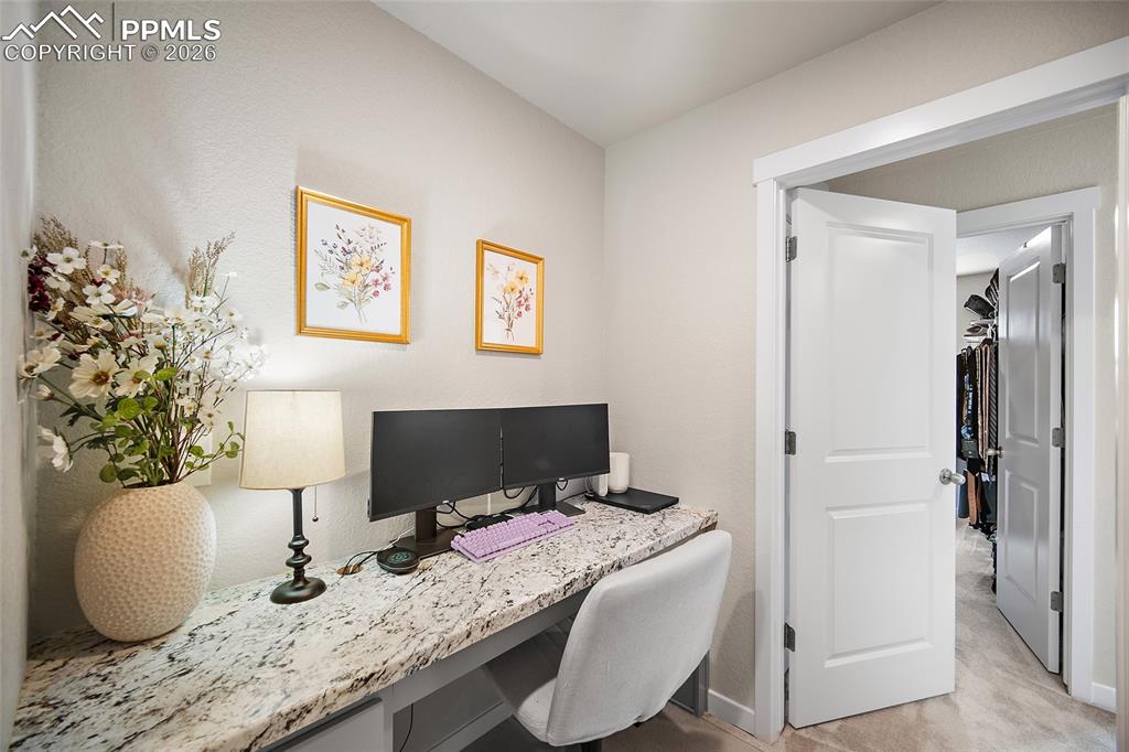 Image 25 of 42: Office