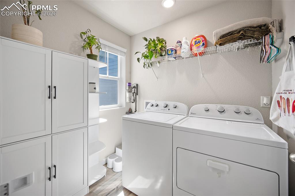 Image 32 of 42: Laundry