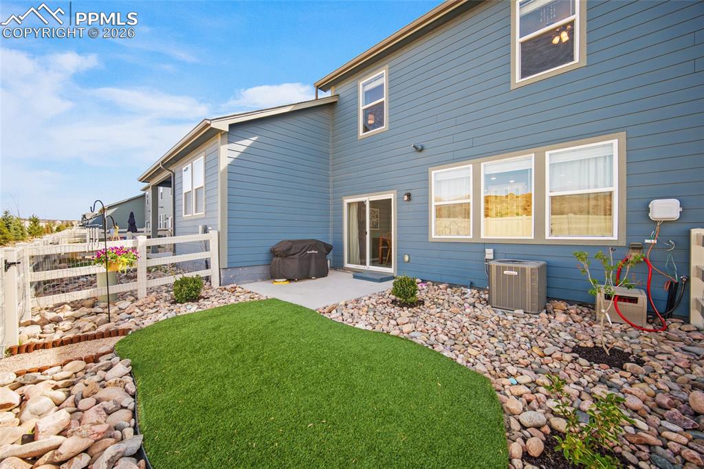 Image 33 of 42: Back of Structure