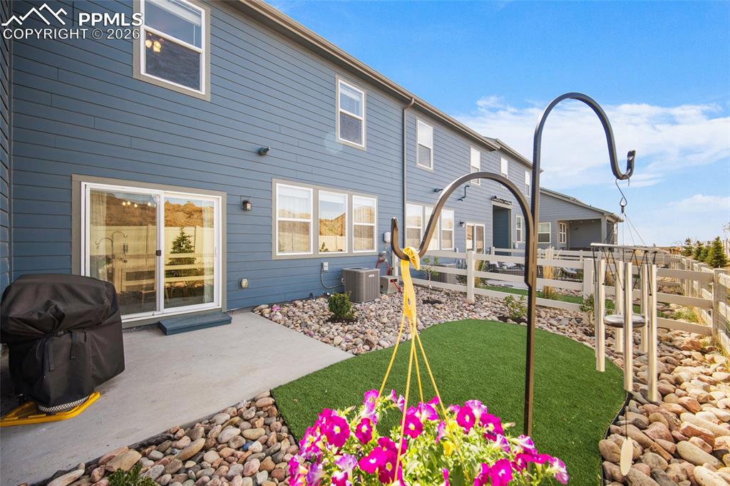 Image 34 of 42: Back of Structure