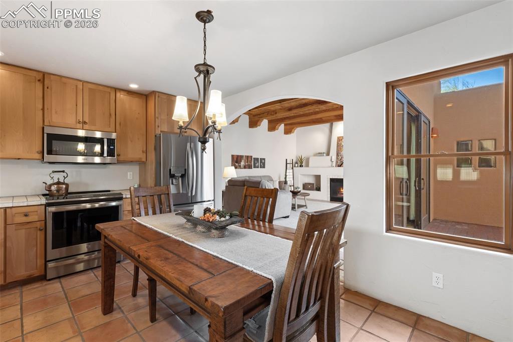 Image 18 of 38: Dining Area