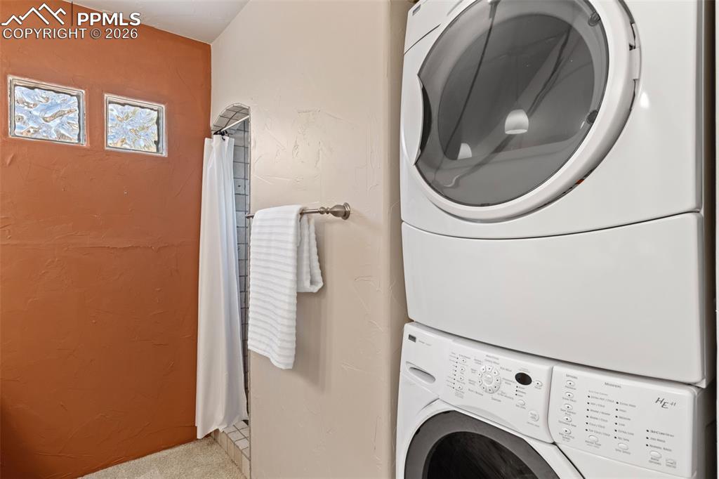 Image 30 of 38: Laundry