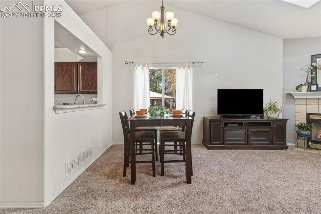 Image 11 of 47: Dining Area