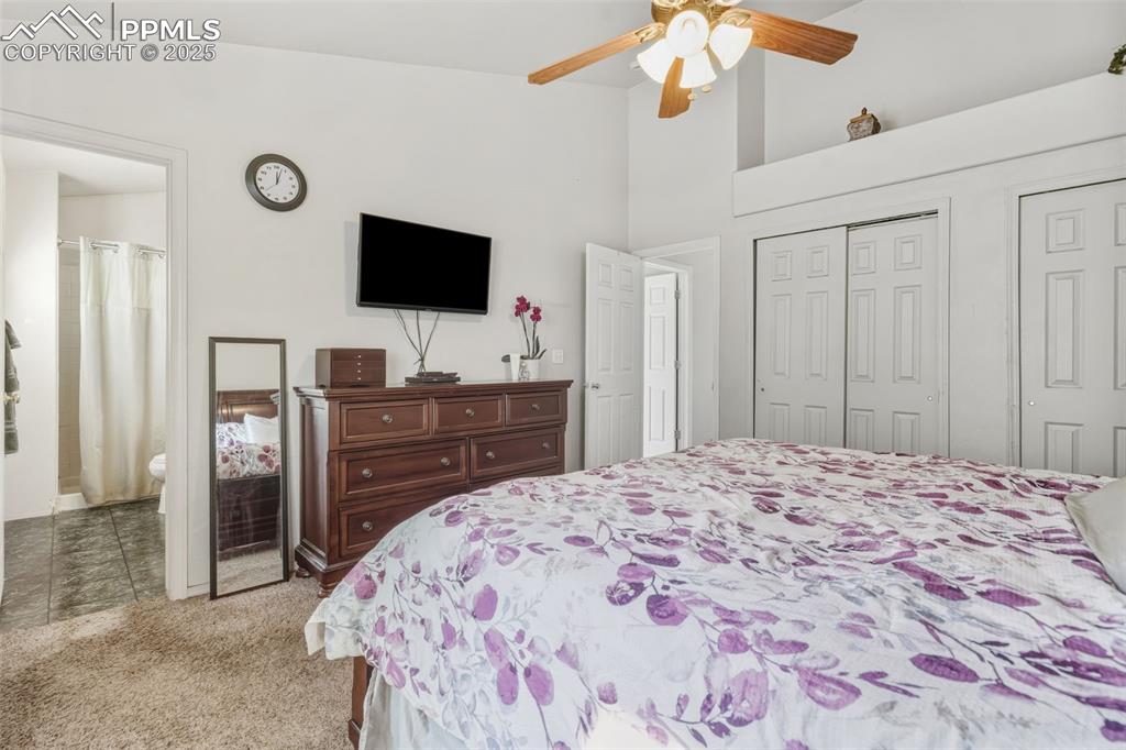 Image 23 of 47: Bedroom