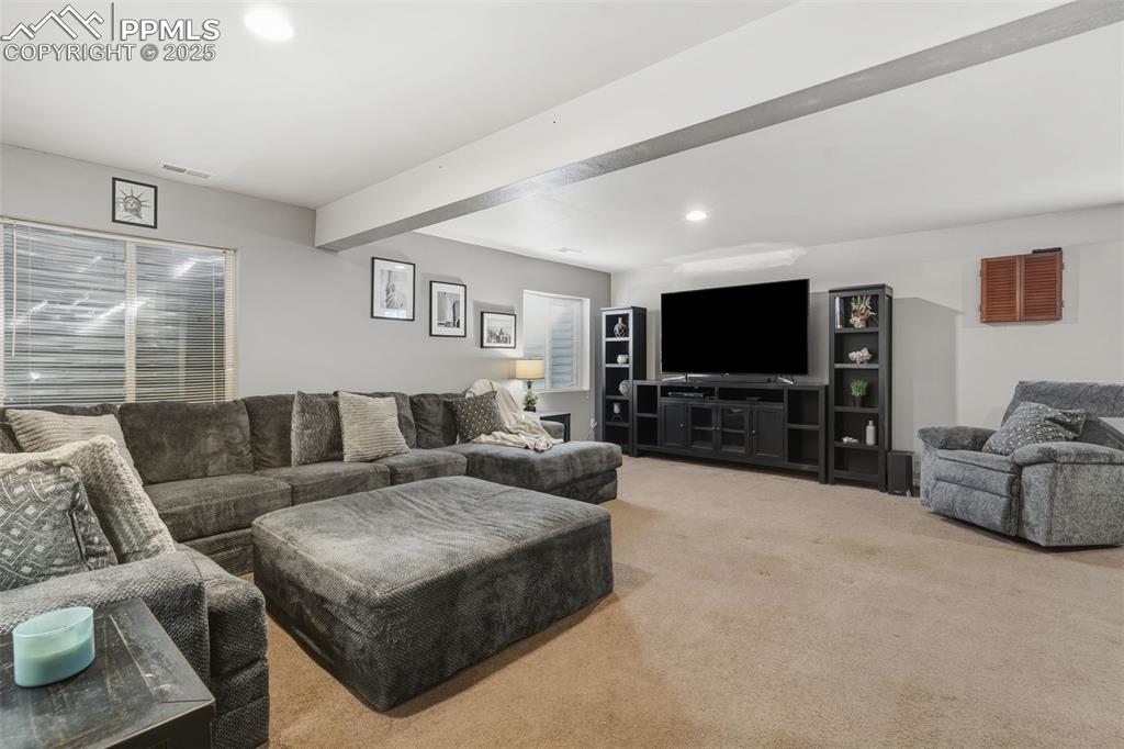 Image 27 of 47: Living Room