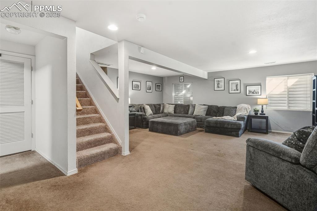 Image 30 of 47: Living Room