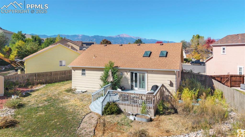 Image 38 of 47: Back of Structure