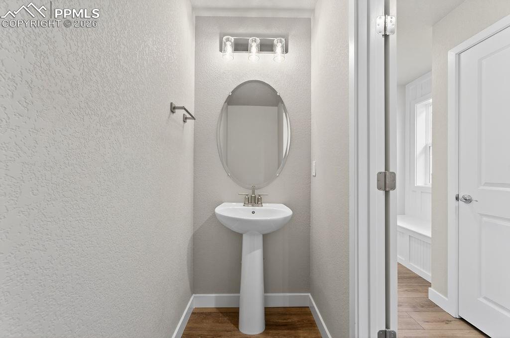 Image 17 of 39: Bathroom