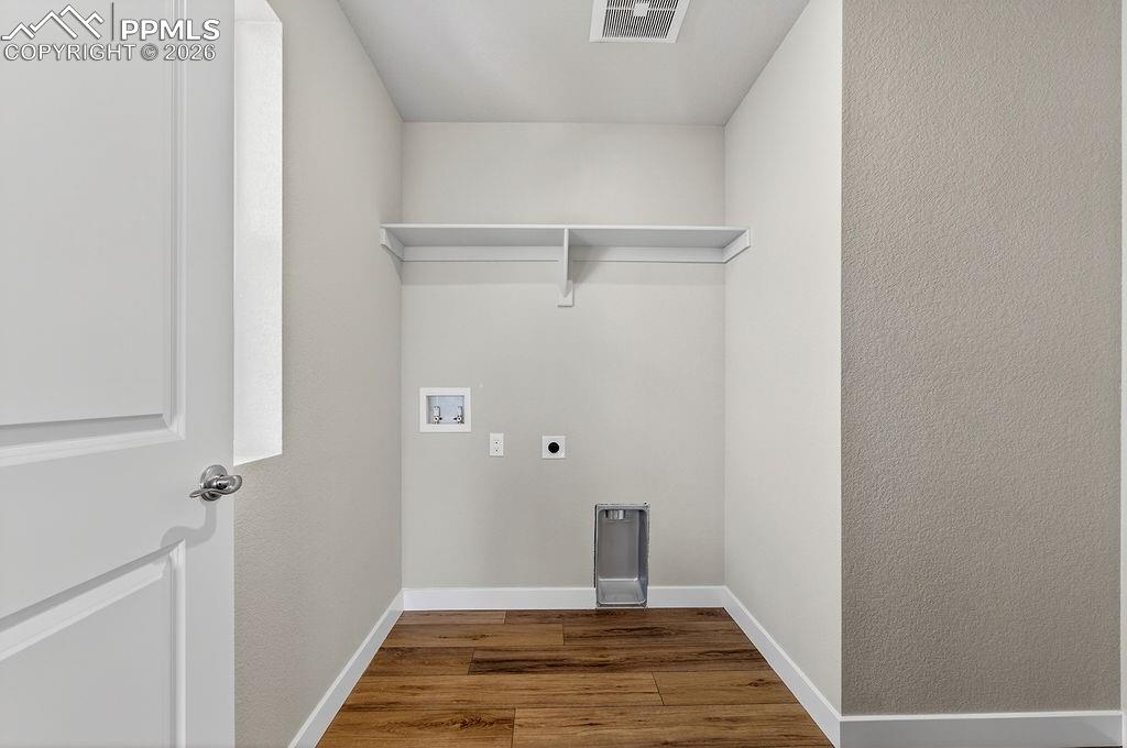 Image 21 of 39: Laundry