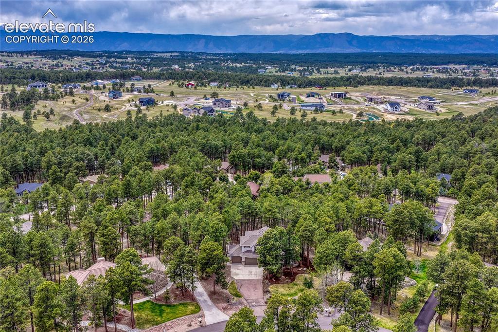 Image 48 of 49: Within 15 min., find yourself in downtown Monument...