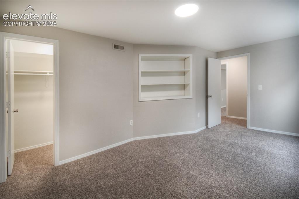 Image 20 of 29: Bedroom