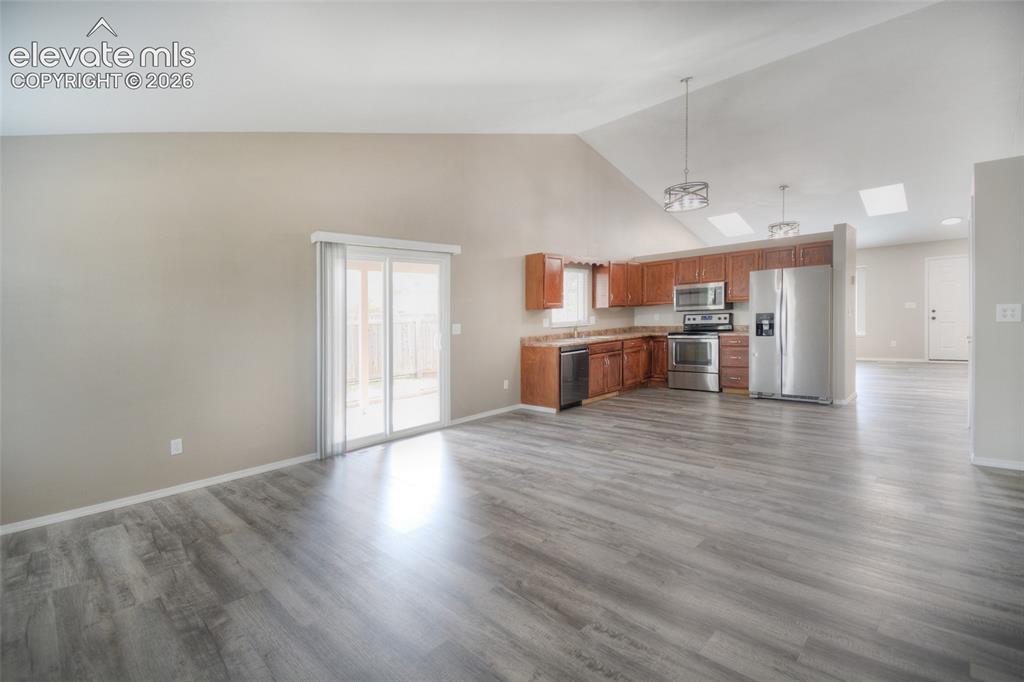 Image 9 of 29: Kitchen