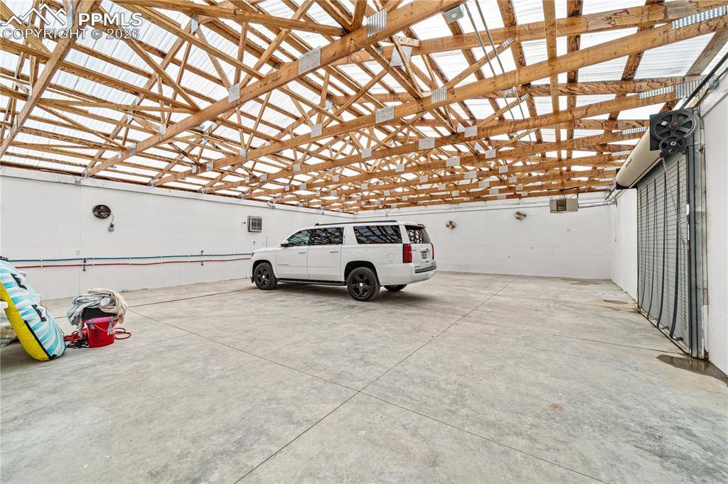 Image 7 of 47: Garage