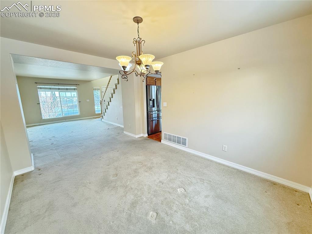 Image 8 of 28: Dining Area