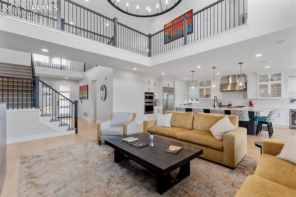 Image 14 of 21: Living Room