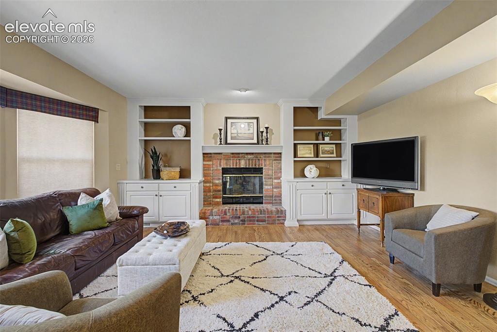 Image 11 of 46: Great Room