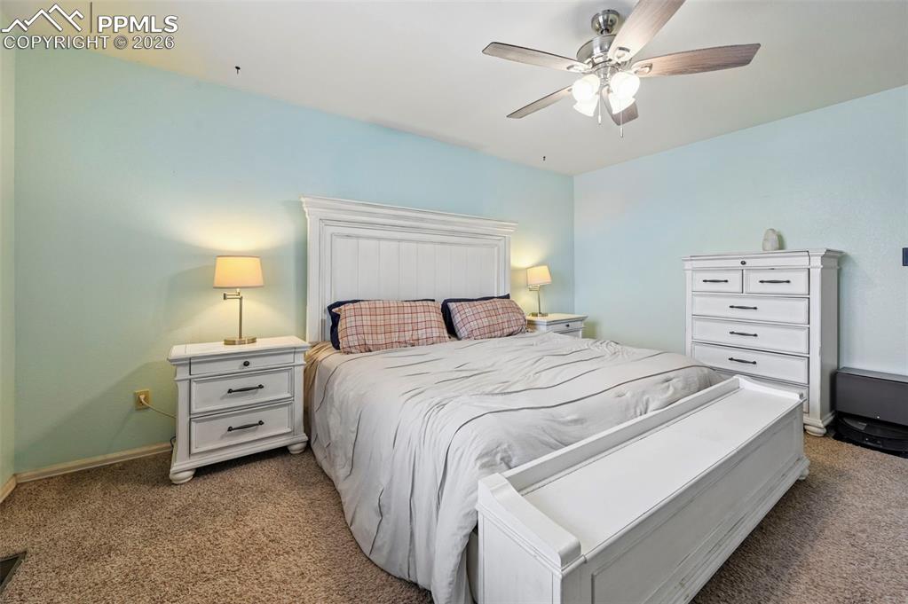 Image 23 of 46: Bedroom