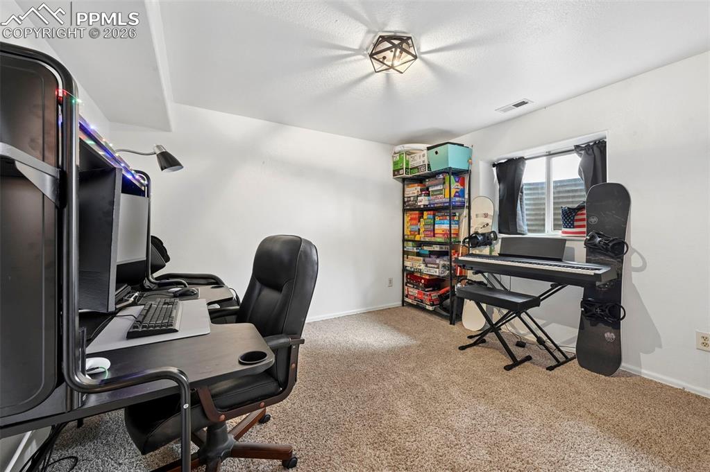 Image 32 of 46: Office