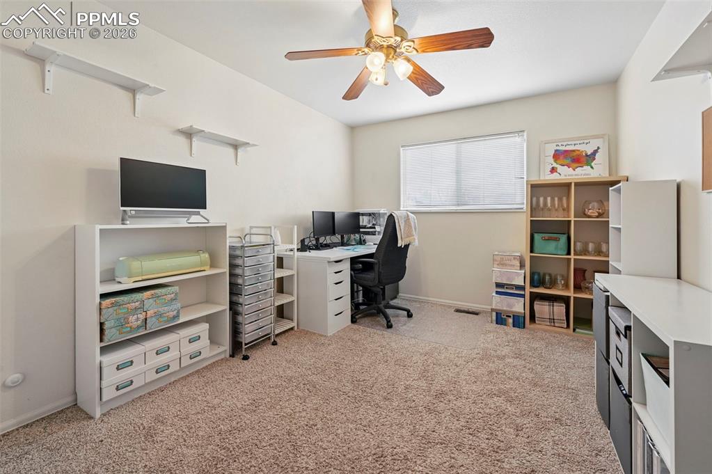 Image 34 of 46: Office