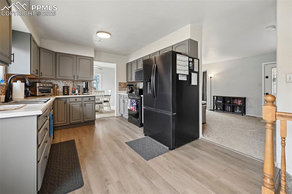 Image 6 of 46: Kitchen