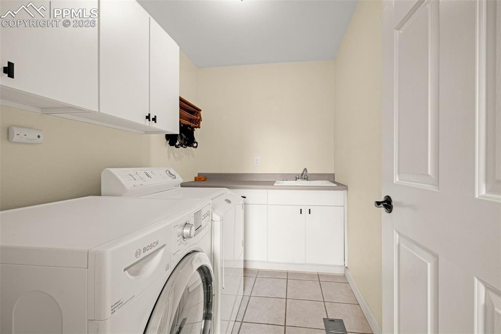 Image 28 of 47: Laundry