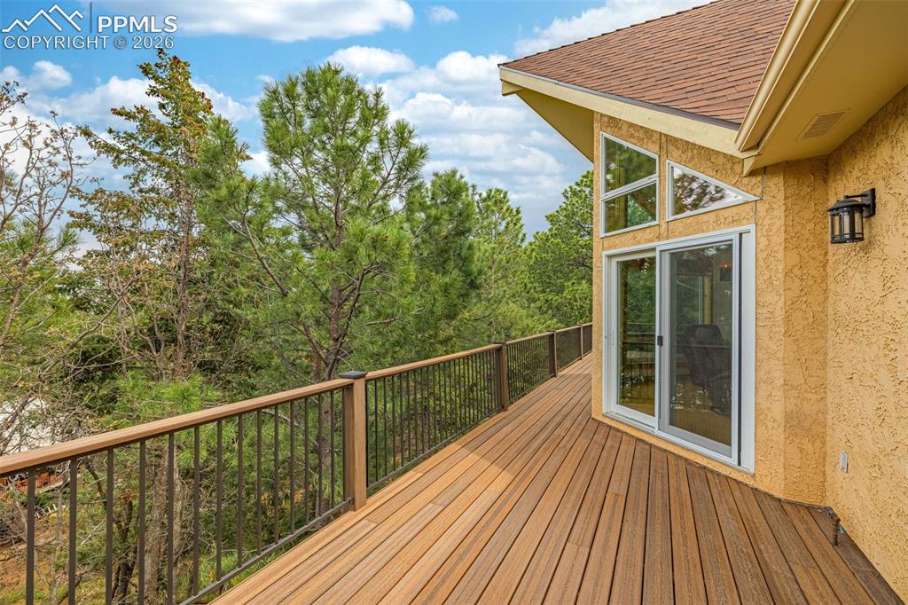 Image 41 of 47: Deck