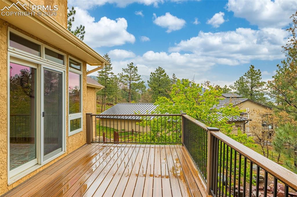 Image 43 of 47: Deck