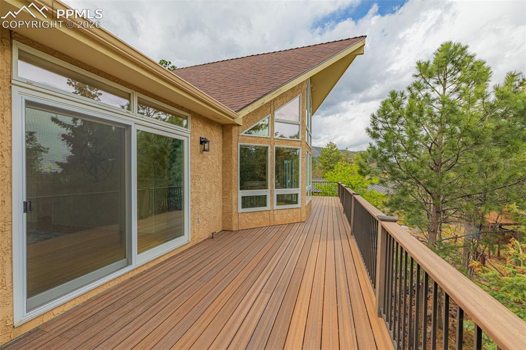 Image 7 of 47: Deck