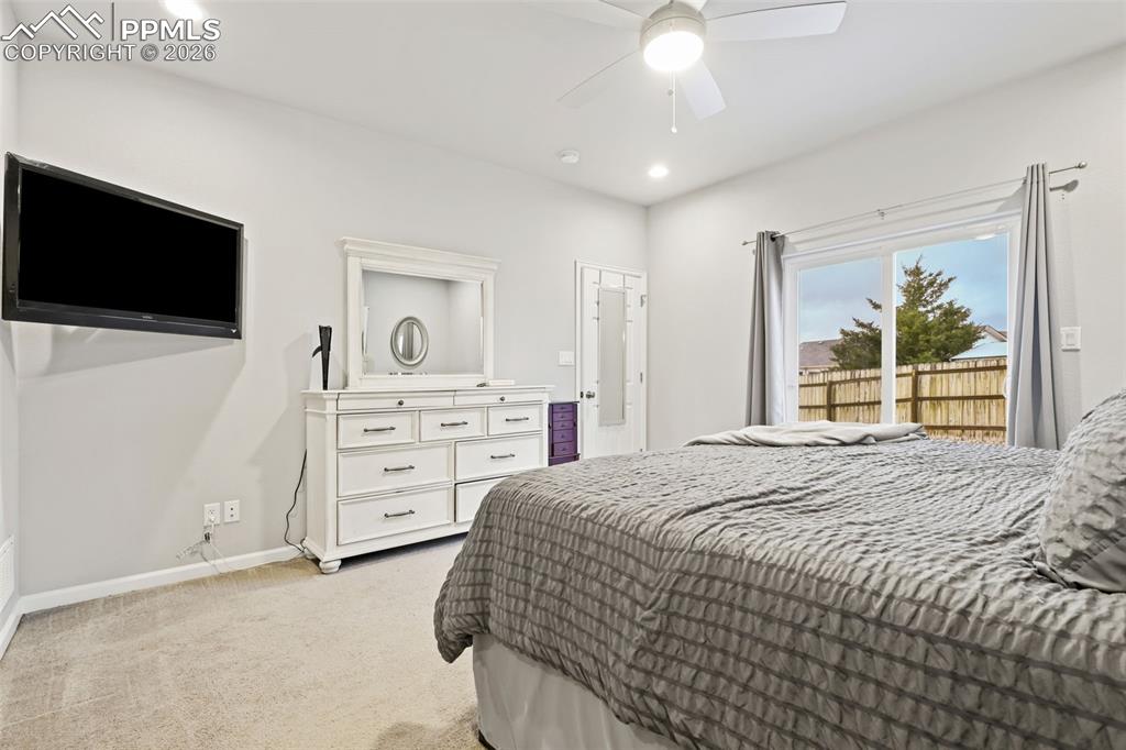 Image 20 of 33: Bedroom