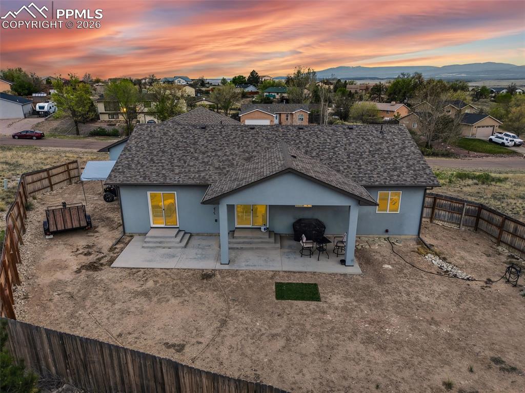 Image 4 of 33: Back of Structure