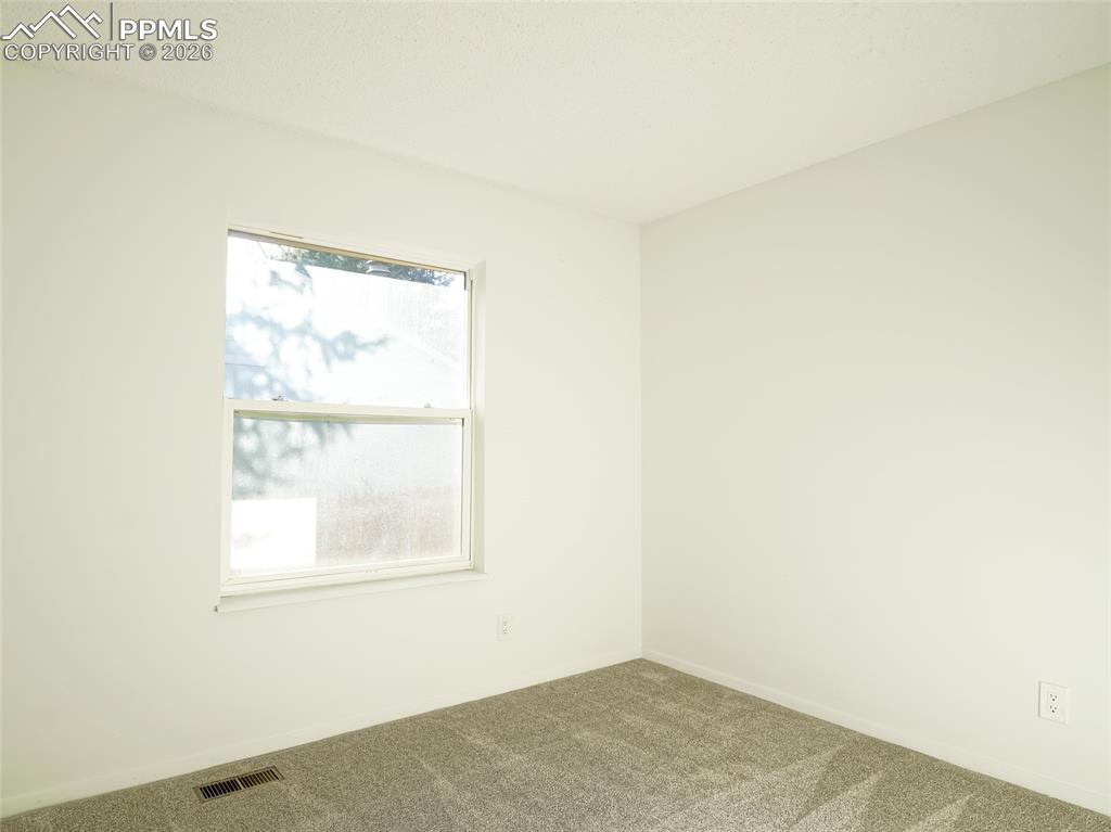 Image 22 of 36: Bedroom #3 2