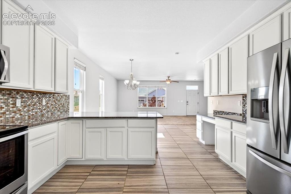 Image 12 of 35: Kitchen
