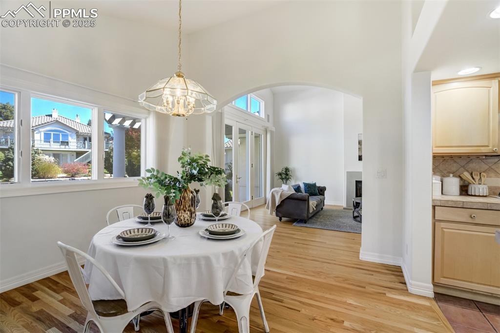 Image 12 of 46: Dining Area