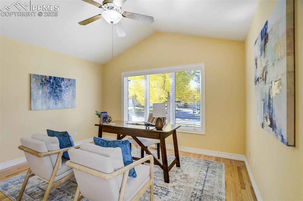 Image 17 of 46: Office