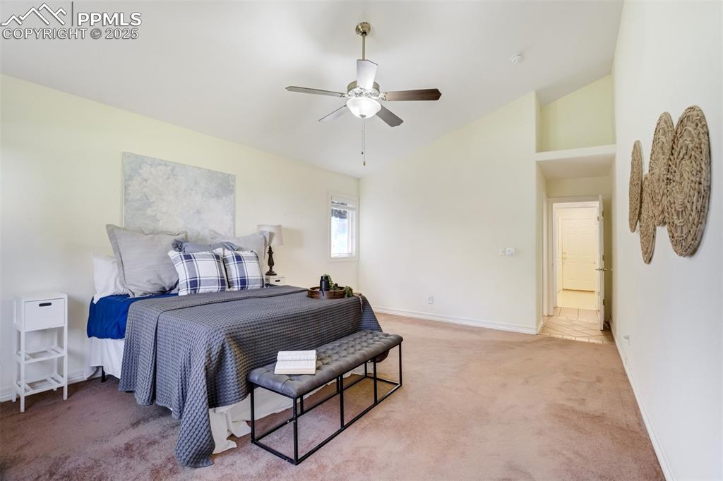 Image 19 of 46: Bedroom