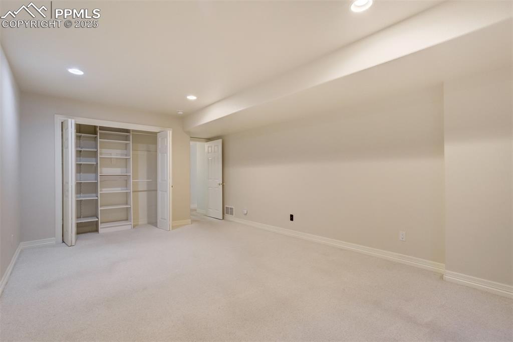 Image 31 of 46: Bedroom