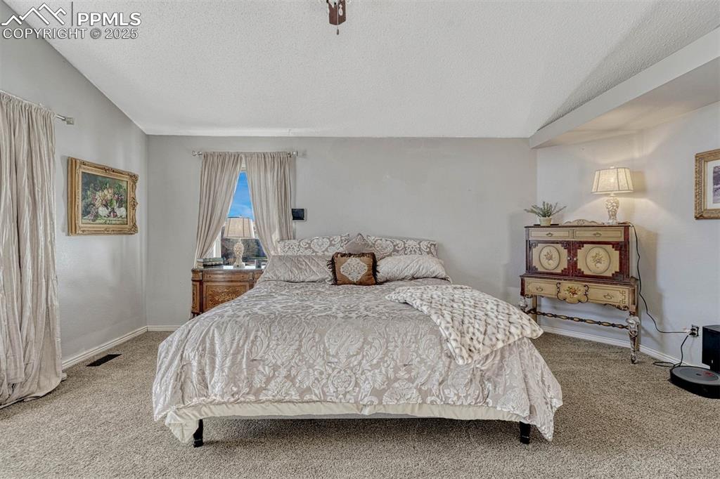 Image 27 of 49: Bedroom