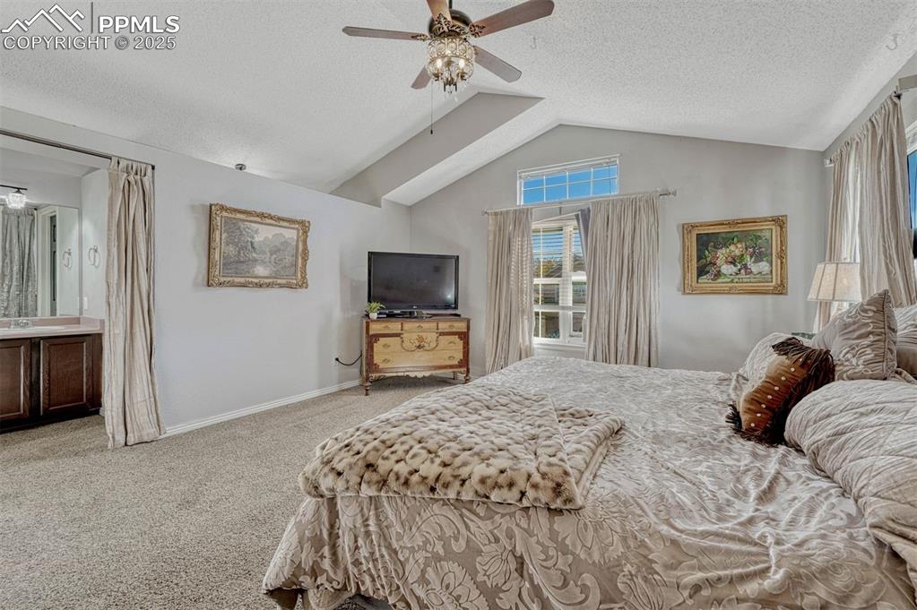 Image 4 of 49: Bedroom