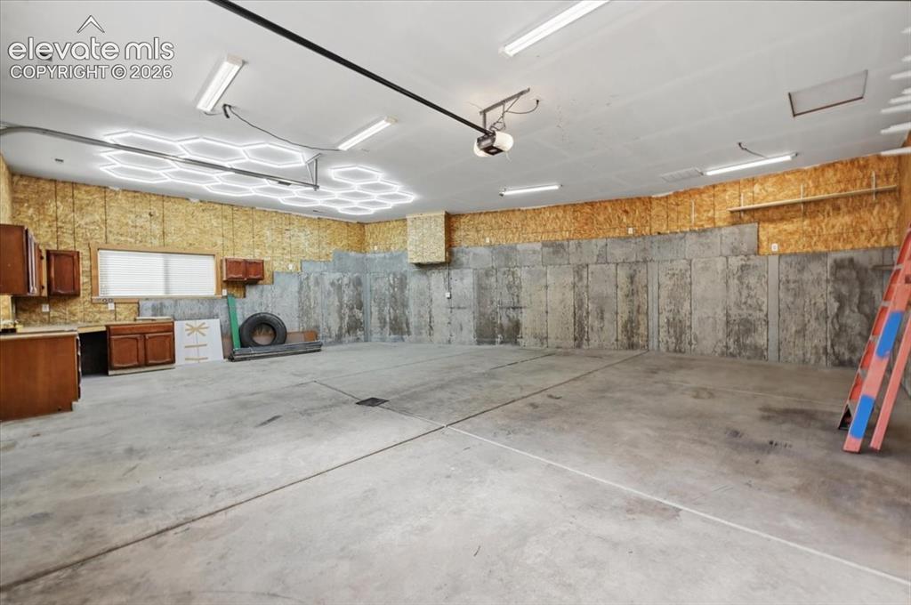Image 45 of 50: 1000 Square feet - with 100amp service, exhaust fan, and heat!