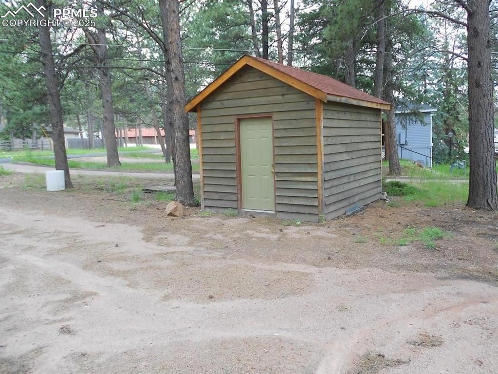 Image 16 of 20: View of shed