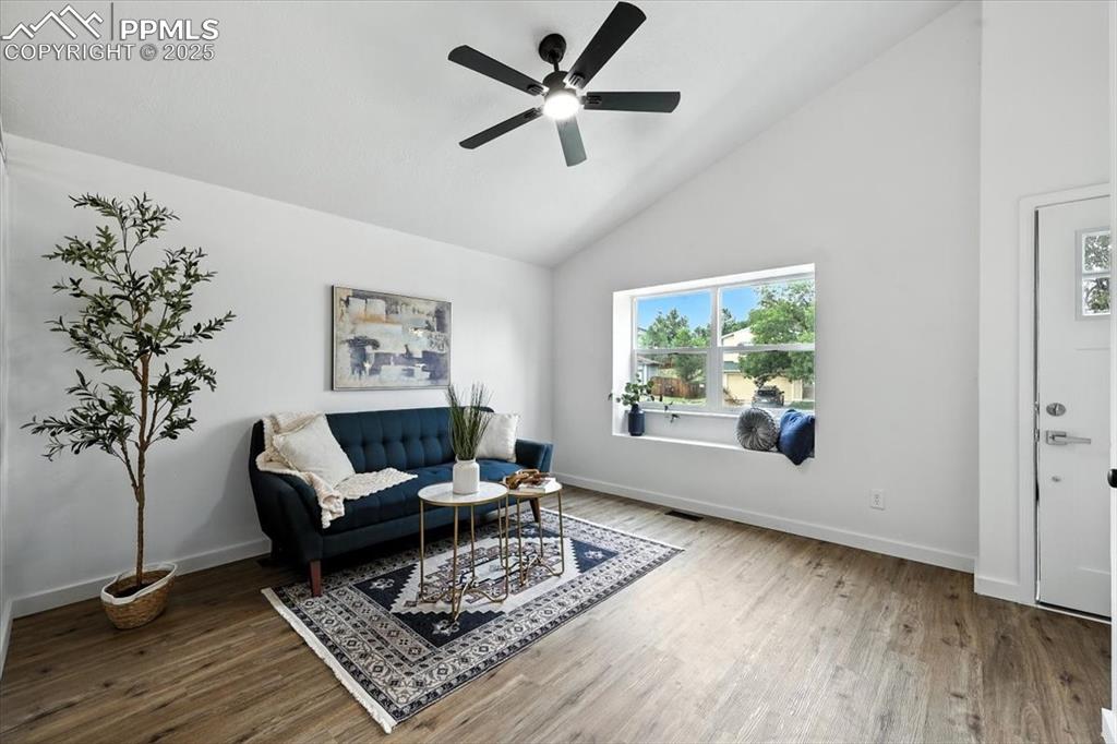 Image 10 of 18: Living Room