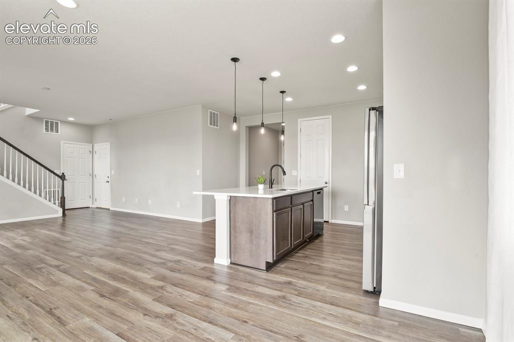 Image 10 of 39: Kitchen