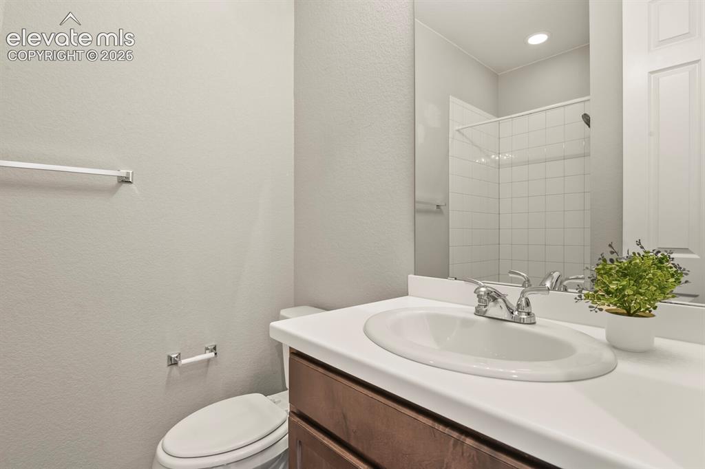Image 30 of 39: Bathroom