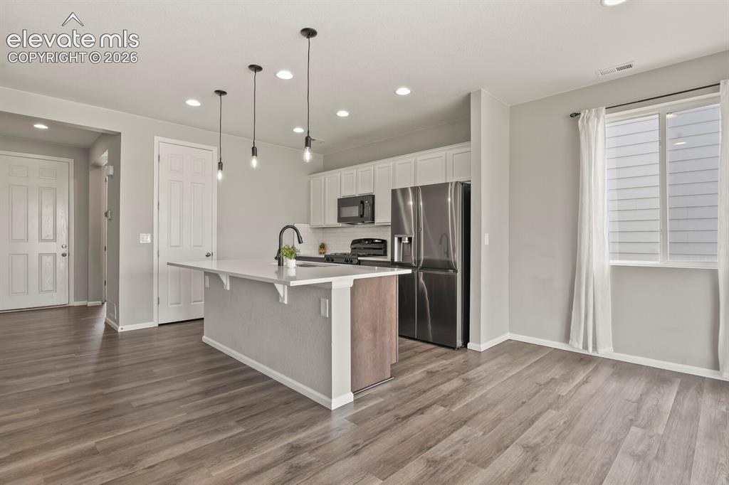 Image 7 of 39: Kitchen